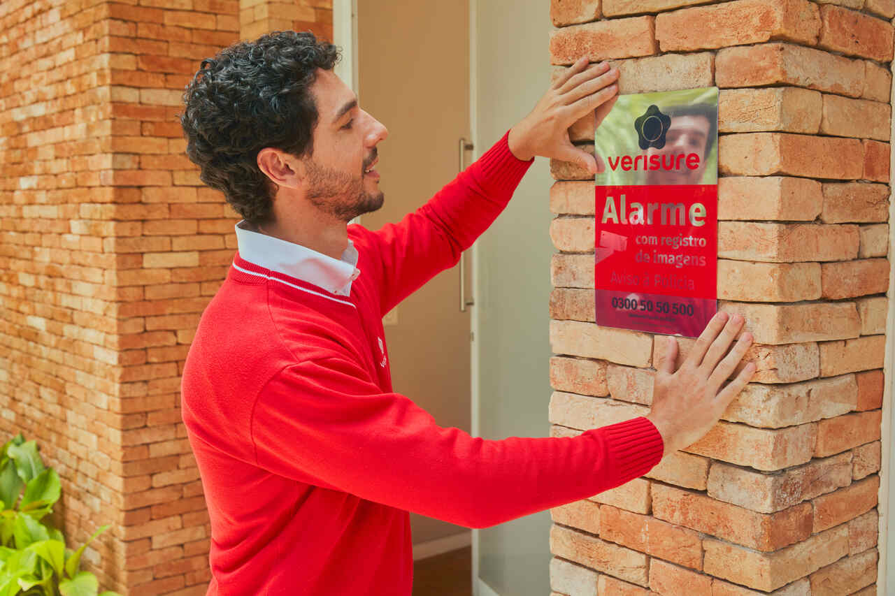 placas-de-seguranca-verisure-mais-seguranca-para-o-seu-imovel