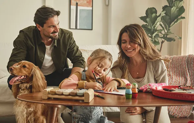 Família reunida em volta da mesa