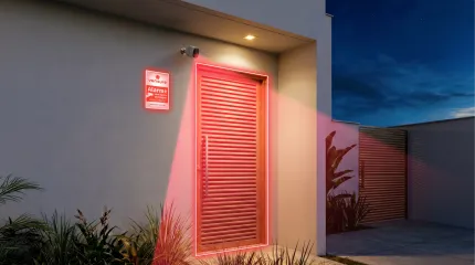 Portão de casa protegido com o sistema de blindagem total Verisure