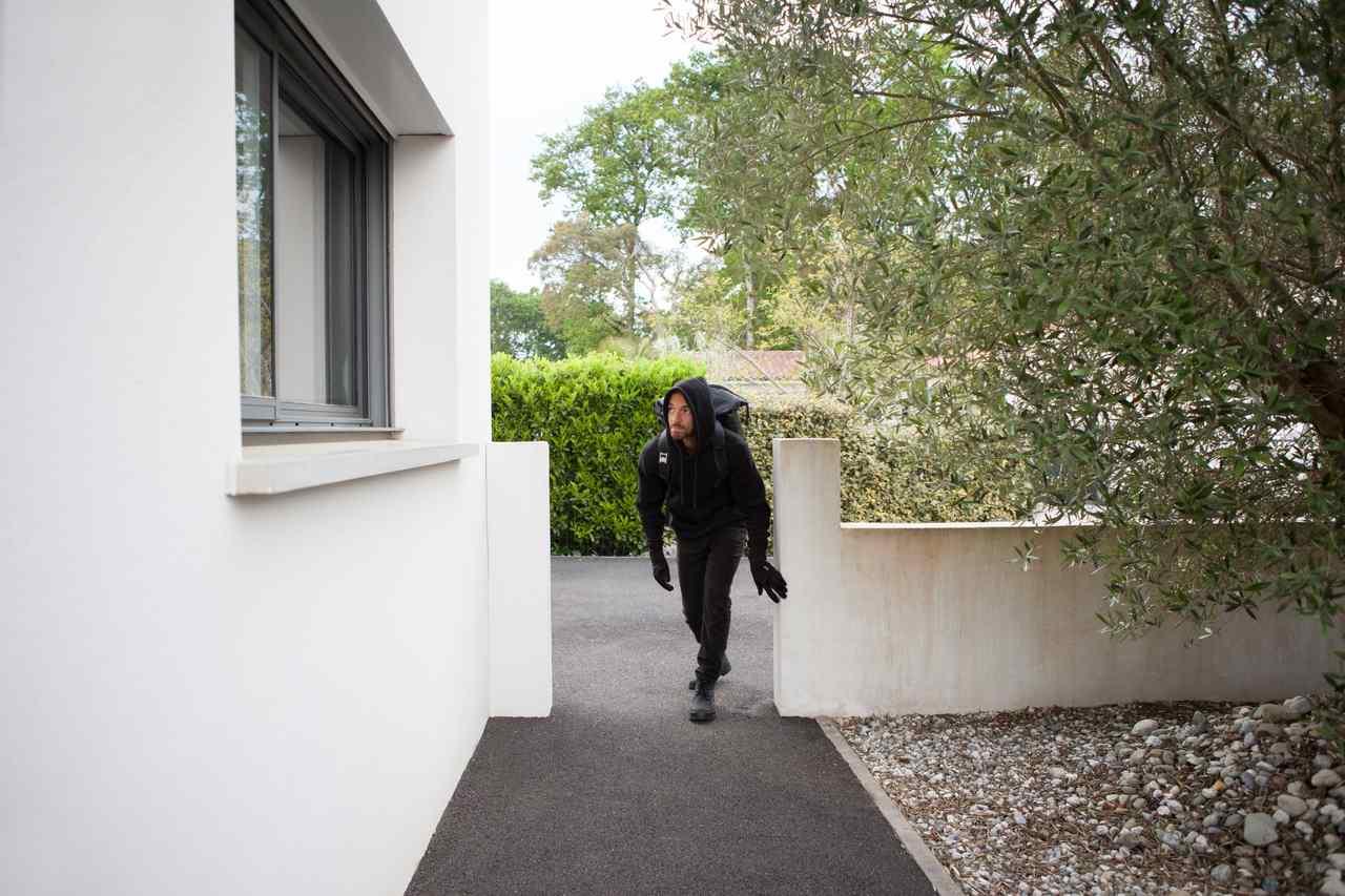 Como garantir a segurança em condomínios